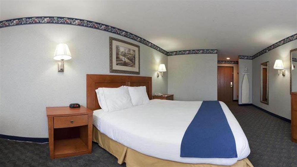 Comfort Inn & Suites Napoleon Exteriör bild