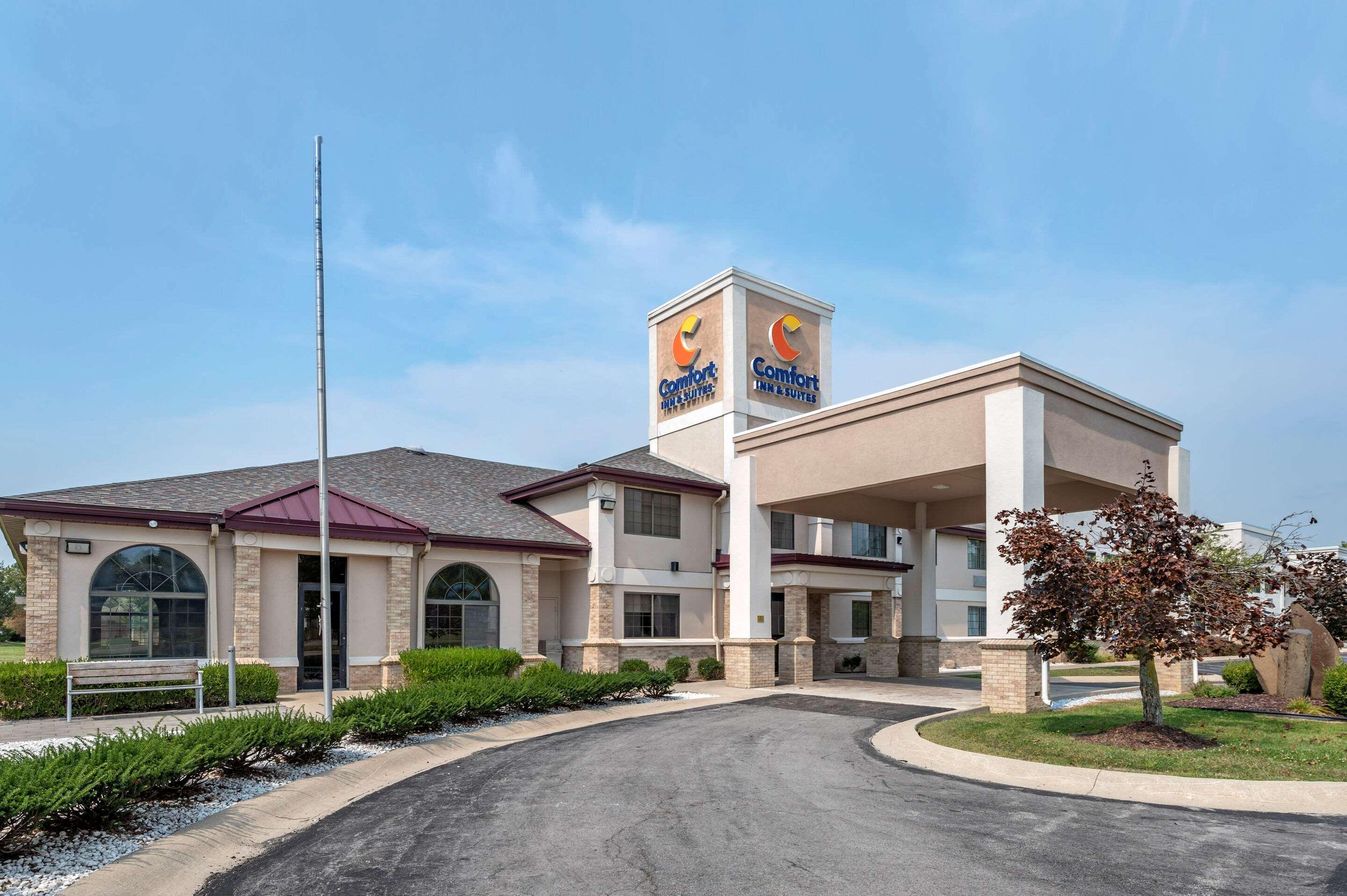 Comfort Inn & Suites Napoleon Exteriör bild