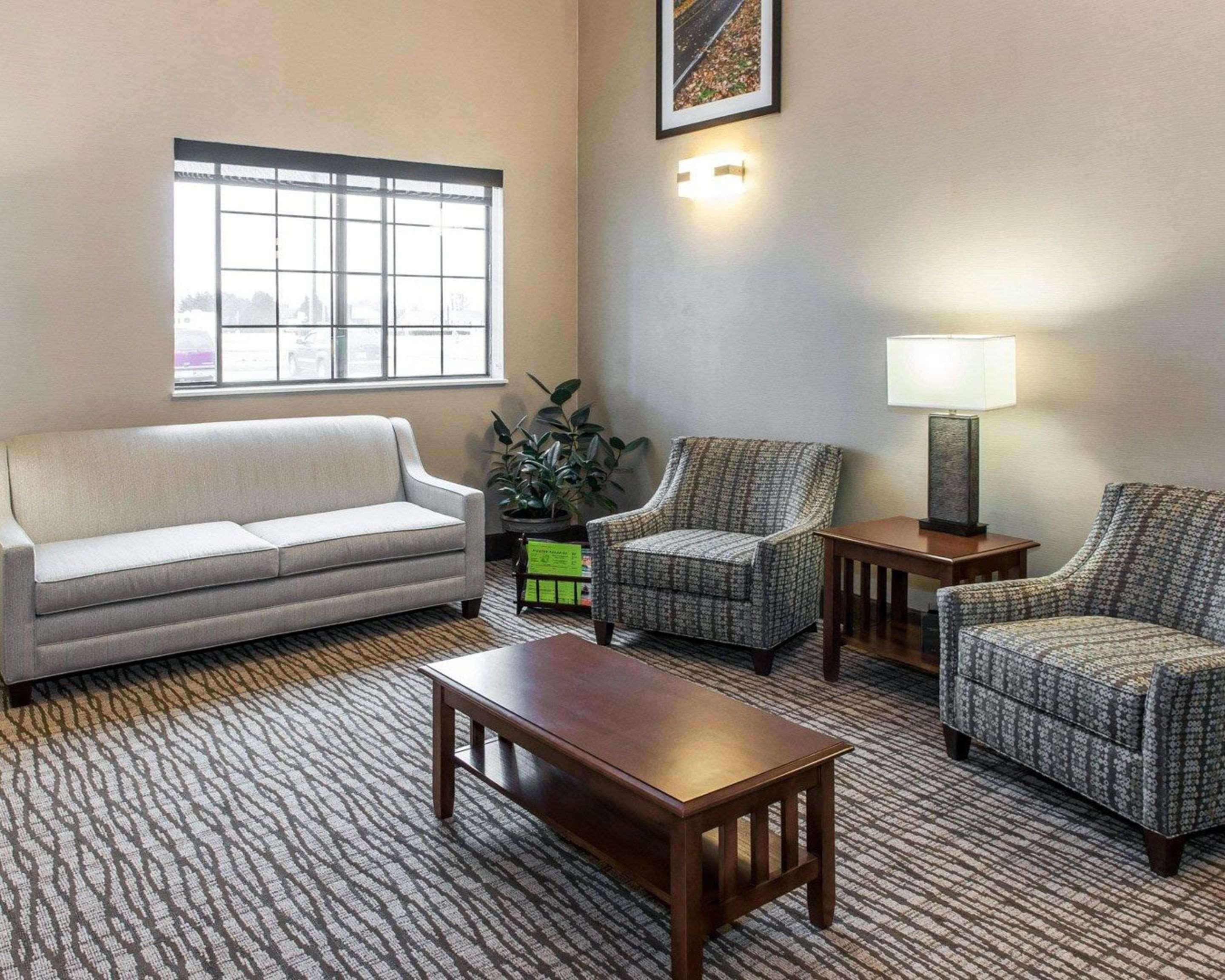 Comfort Inn & Suites Napoleon Exteriör bild