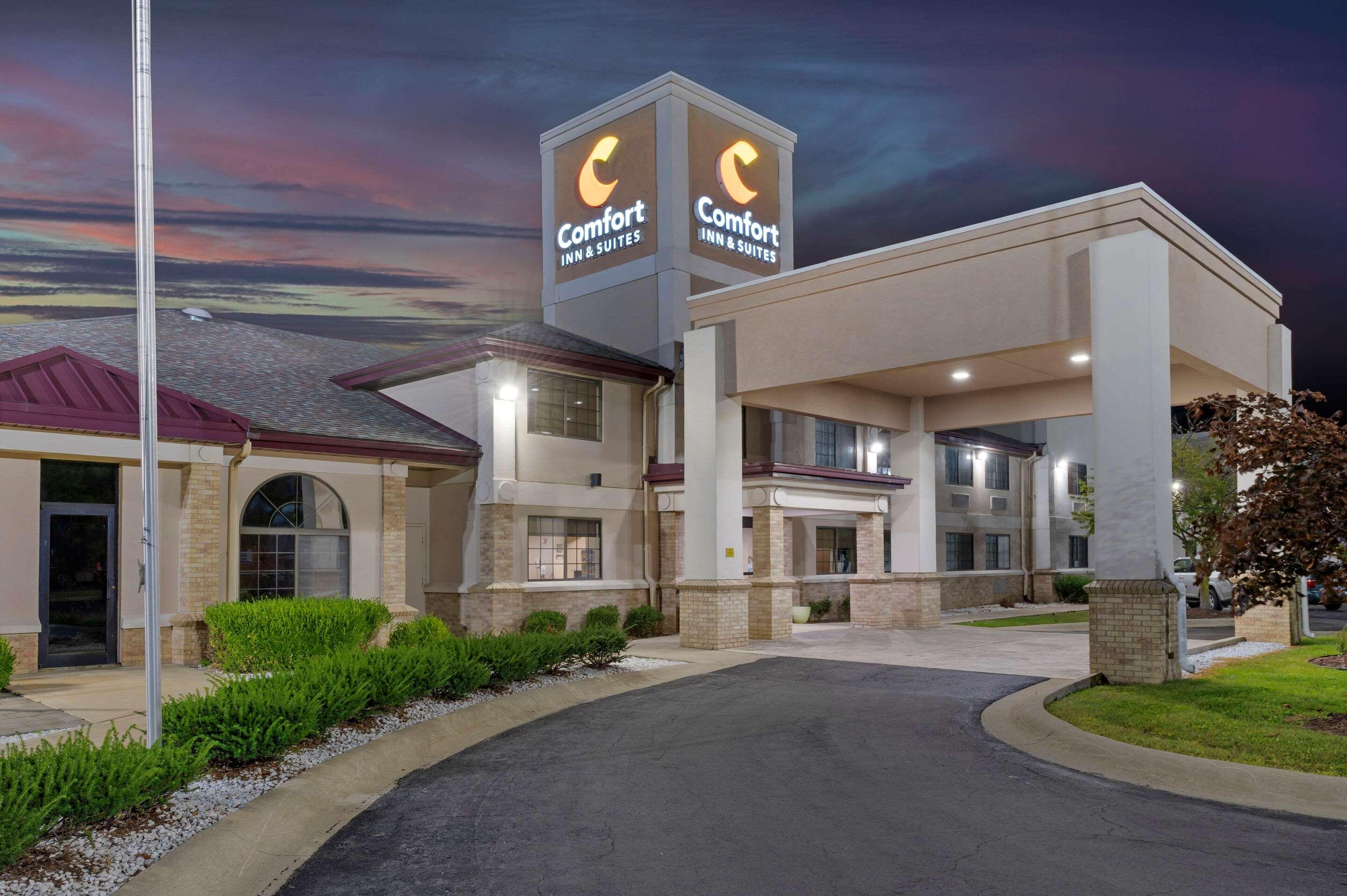 Comfort Inn & Suites Napoleon Exteriör bild
