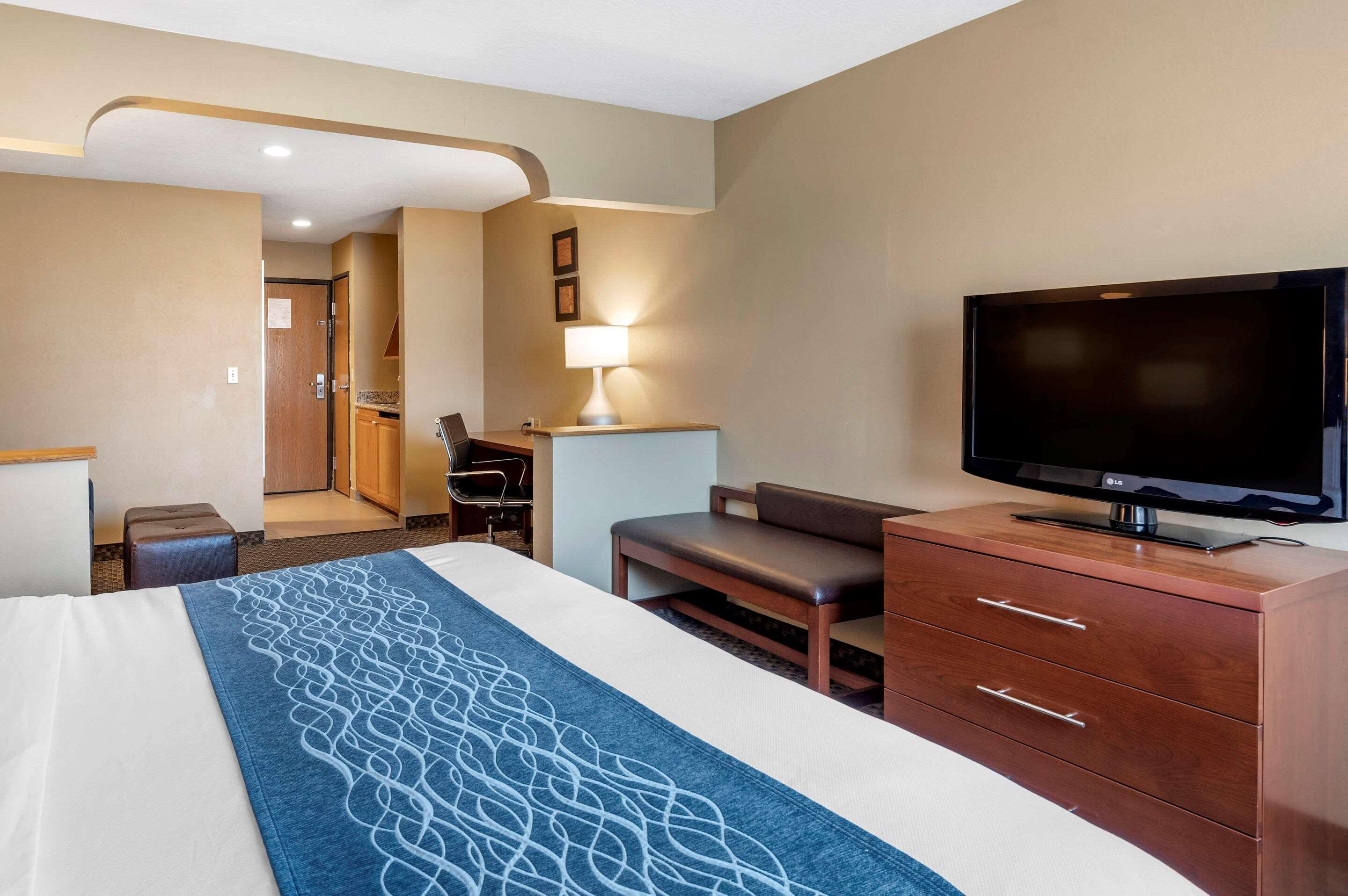 Comfort Inn & Suites Napoleon Exteriör bild