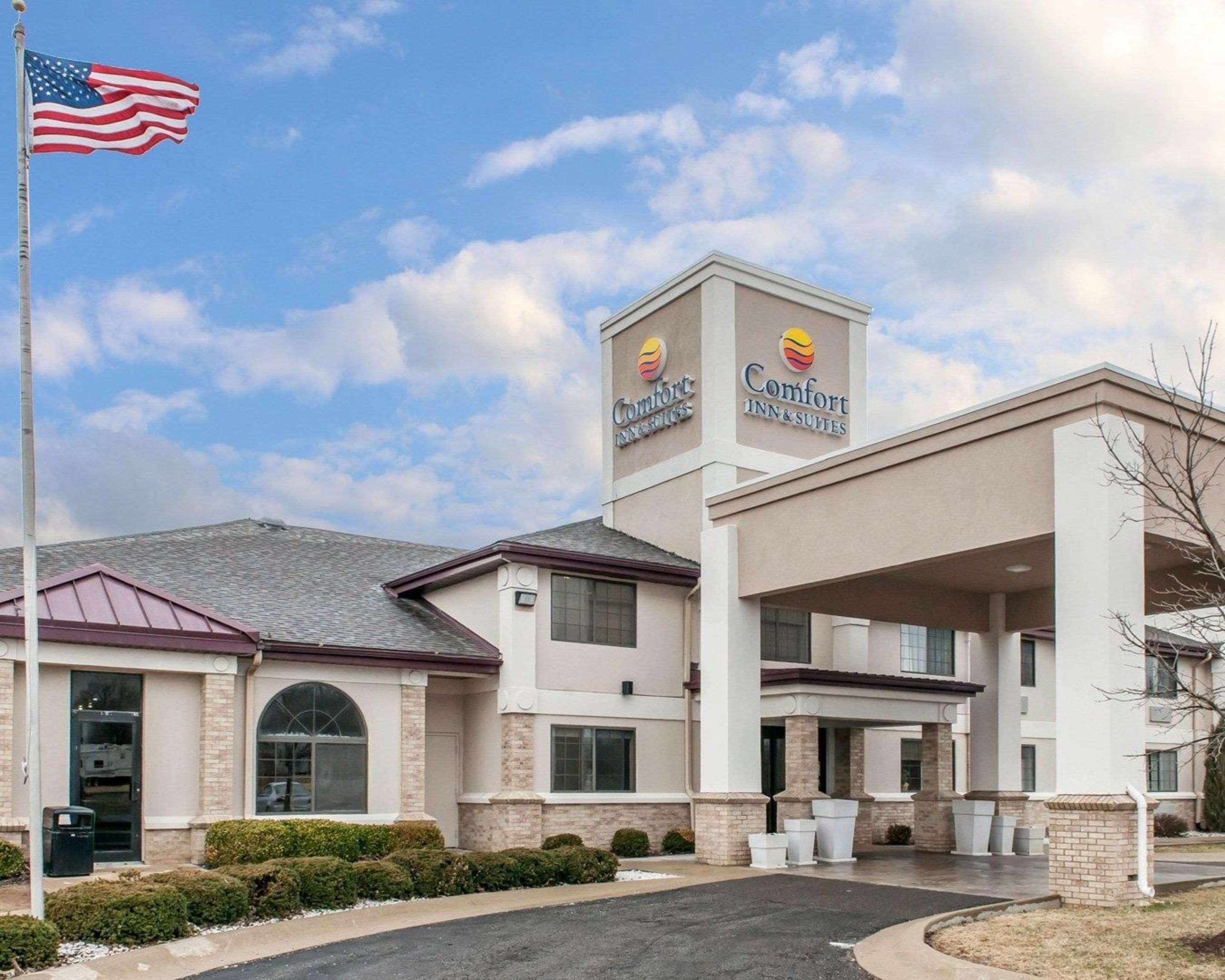 Comfort Inn & Suites Napoleon Exteriör bild