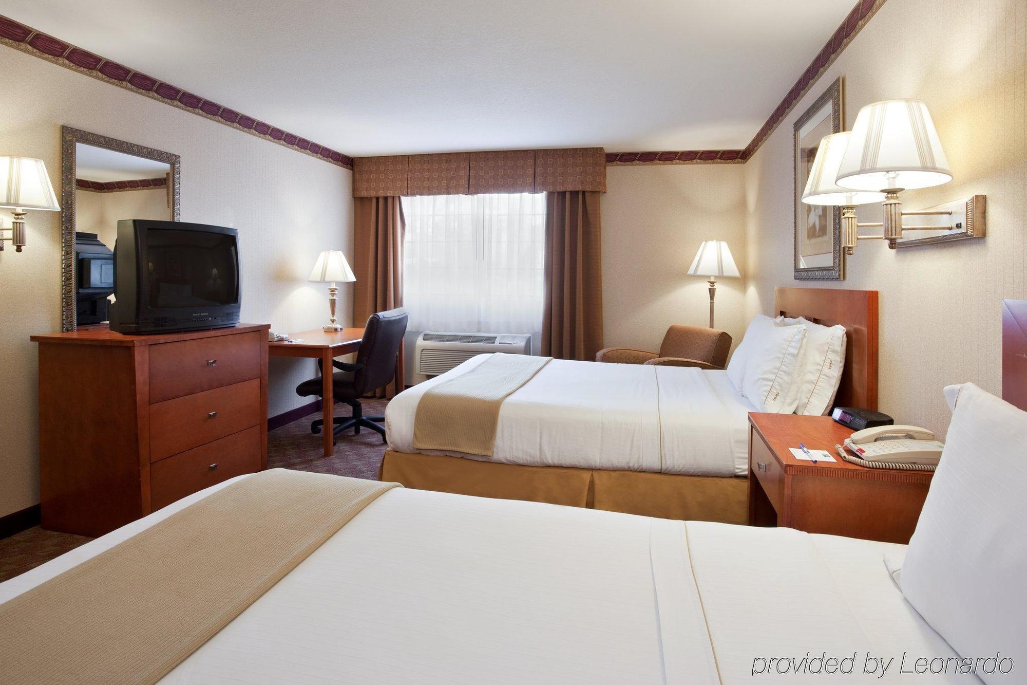 Comfort Inn & Suites Napoleon Rum bild