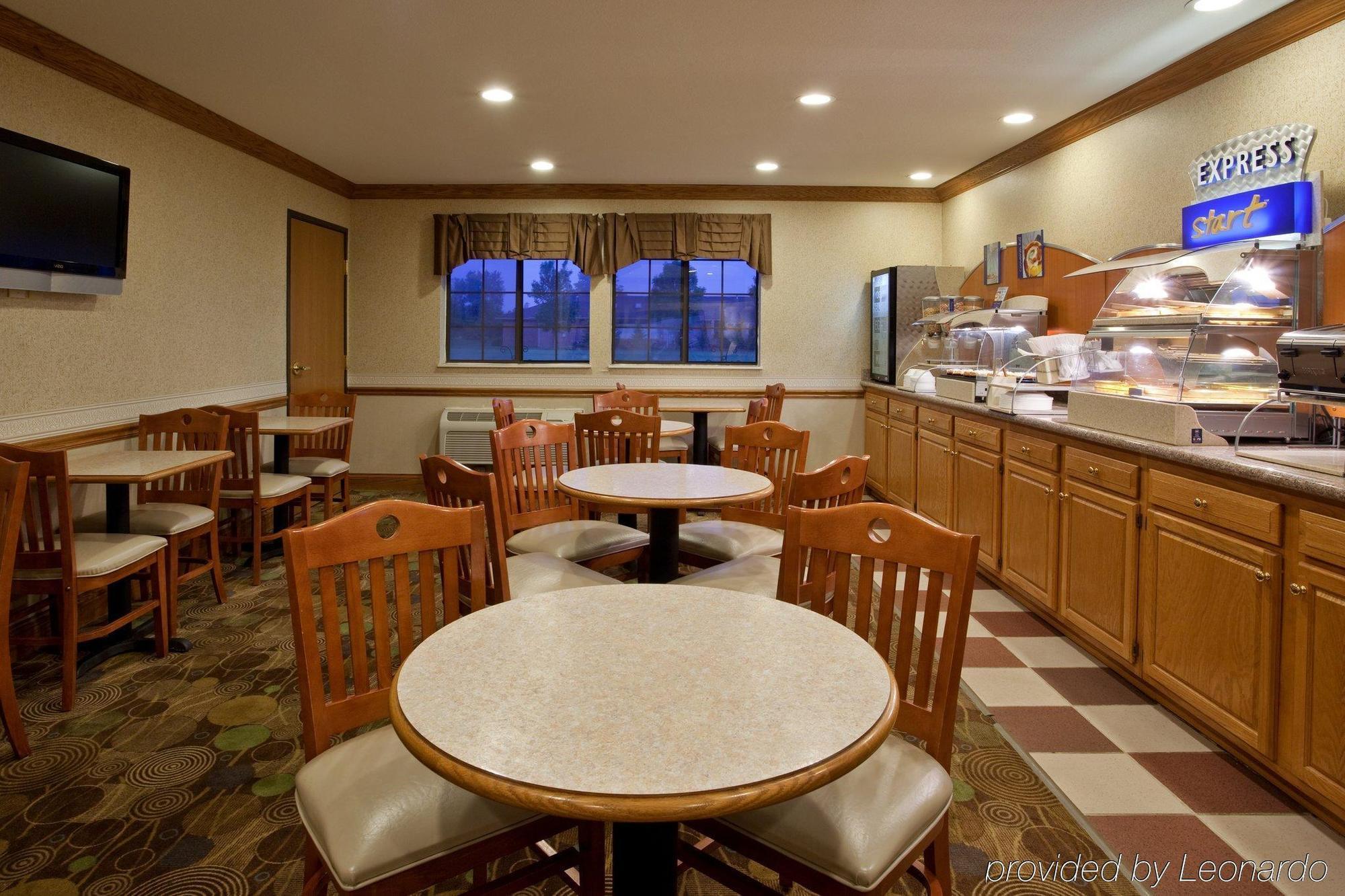 Comfort Inn & Suites Napoleon Restaurang bild