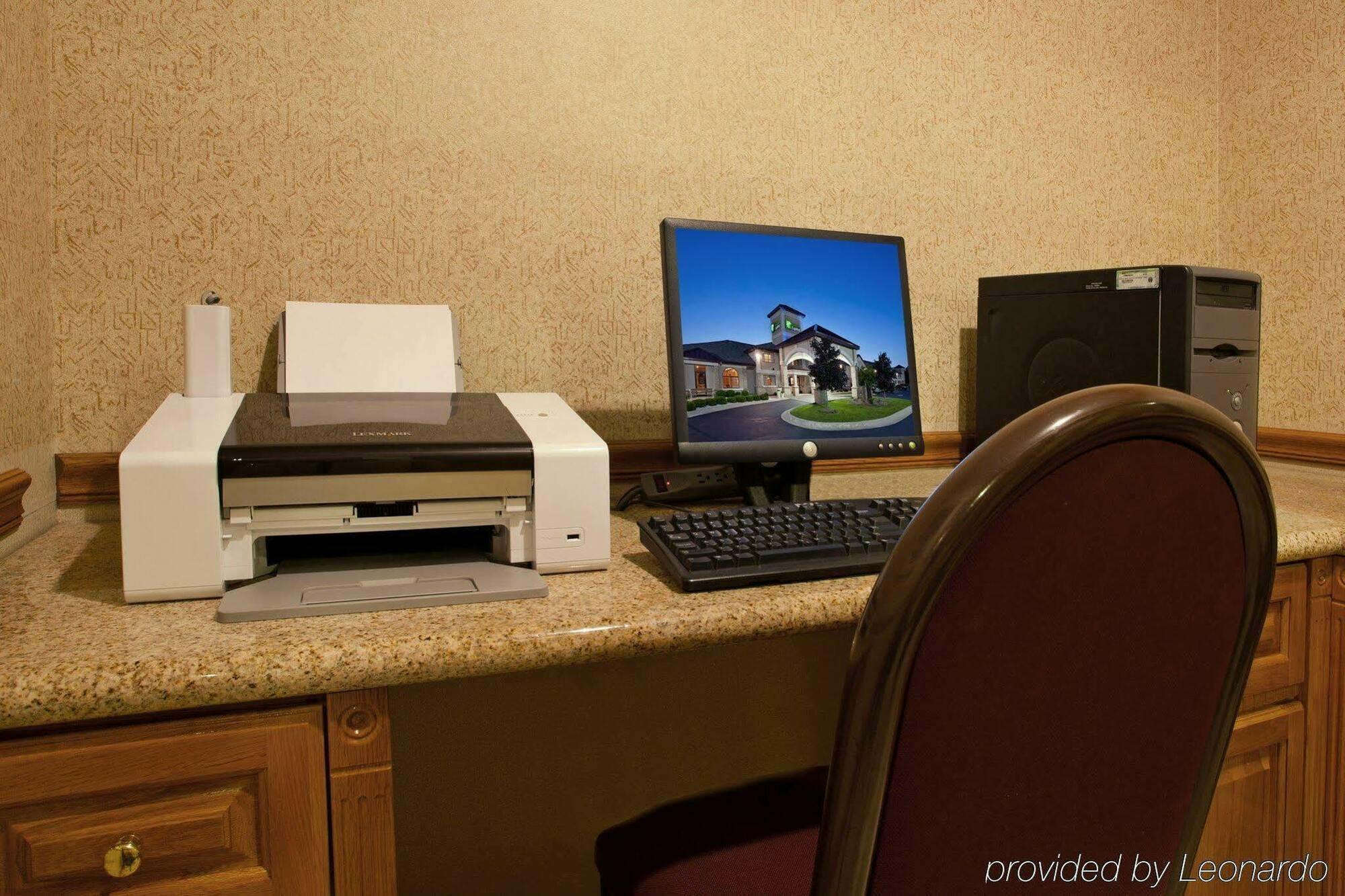 Comfort Inn & Suites Napoleon Bekvämligheter bild